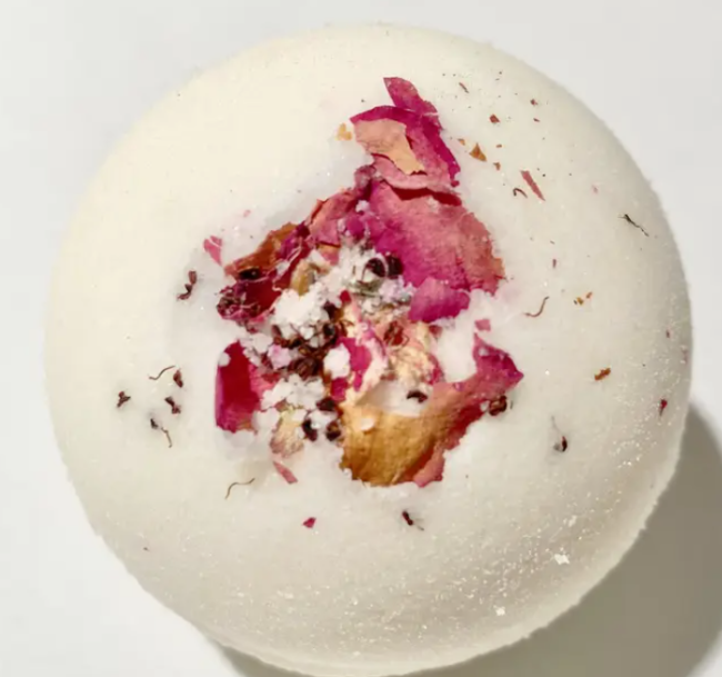 Boule de bain artisanale aux fleurs de rose, nourrissante